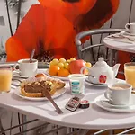 Couette-café Mi 4*